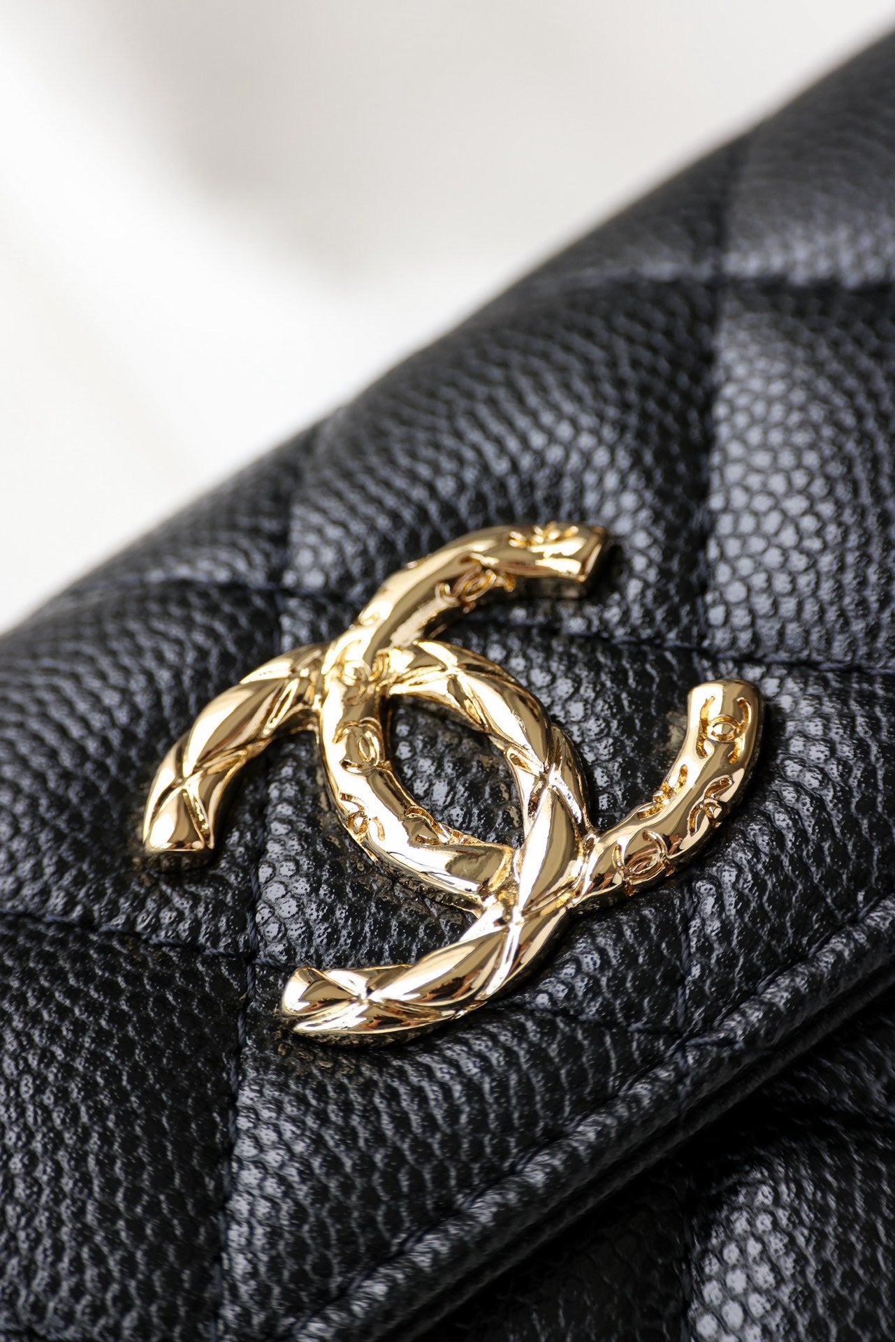 CHANEL 24S 雕刻logo 卡包