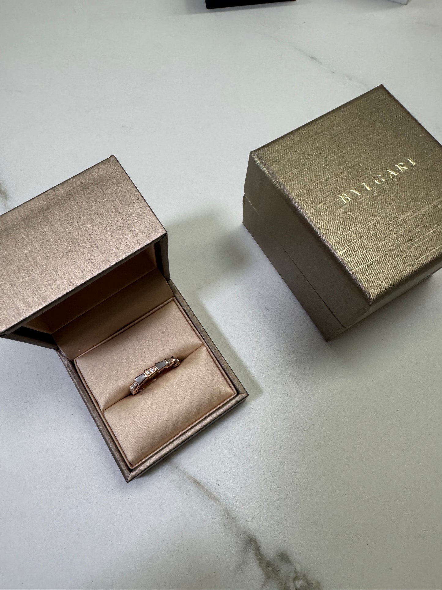 BVLGARI Serpenti 18K玫瑰金 貝母 鑽石戒指【真金真鑽】