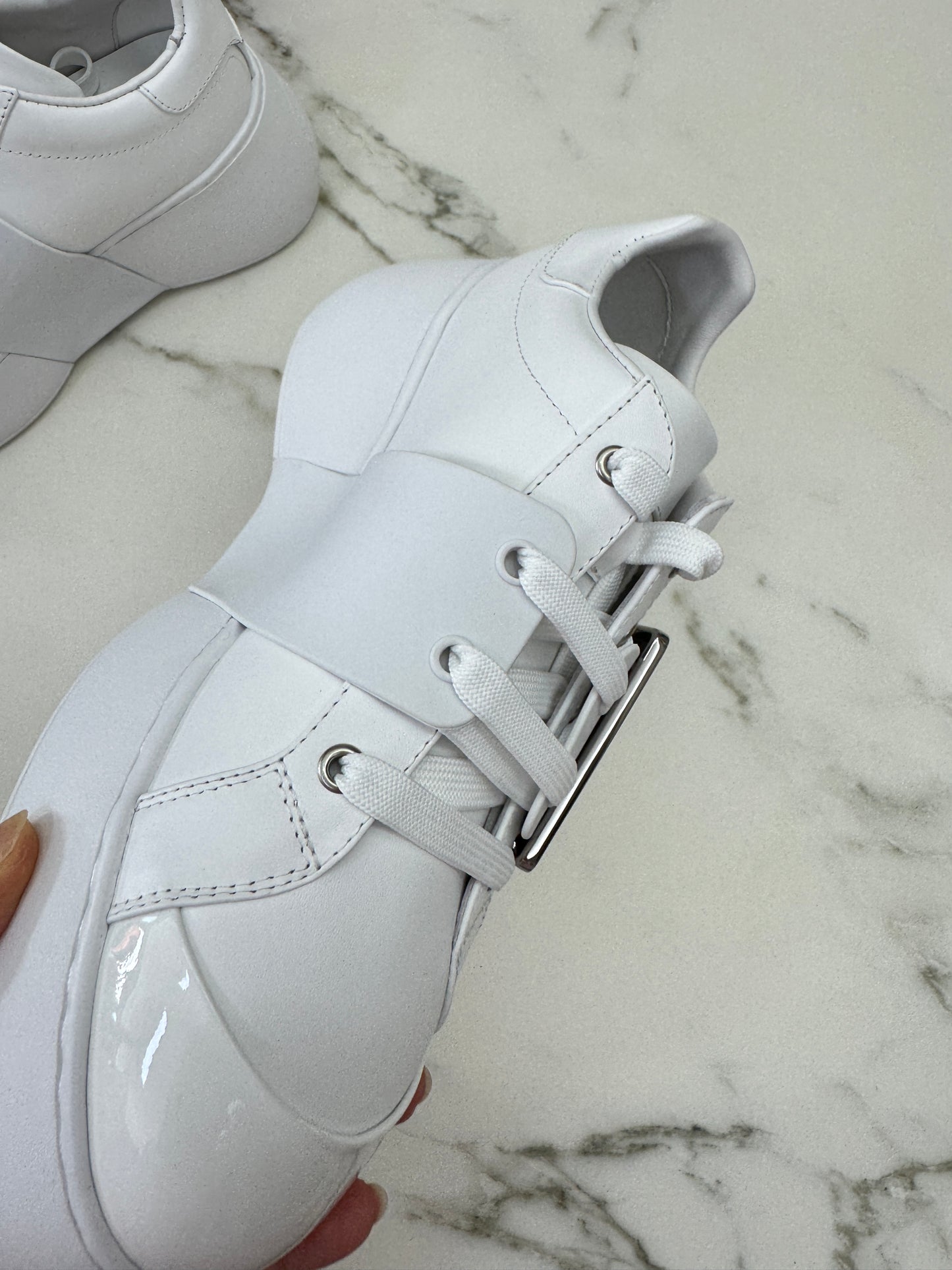 RV 厚底小白鞋 Viv Skate Sneakers