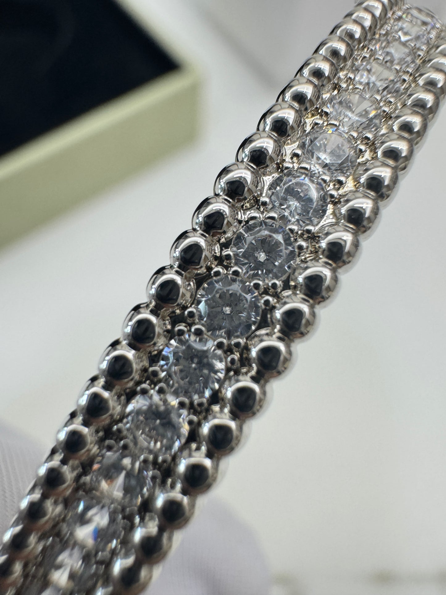 VCA Perlee Bracelet 1 Row