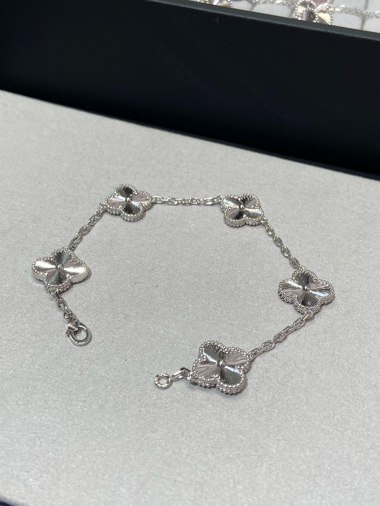 VCA Alhambra 鐳射 四葉草 五花手鏈 銀色