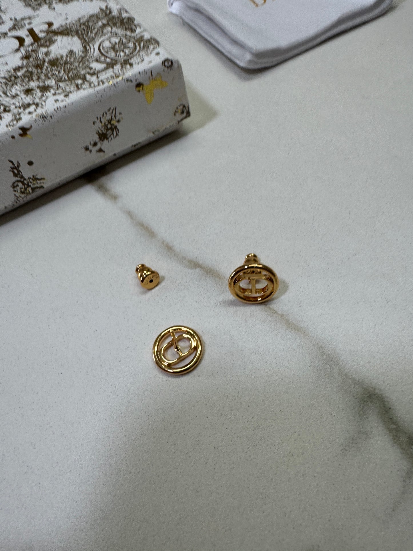 DIOR CD圓形鏤空耳環