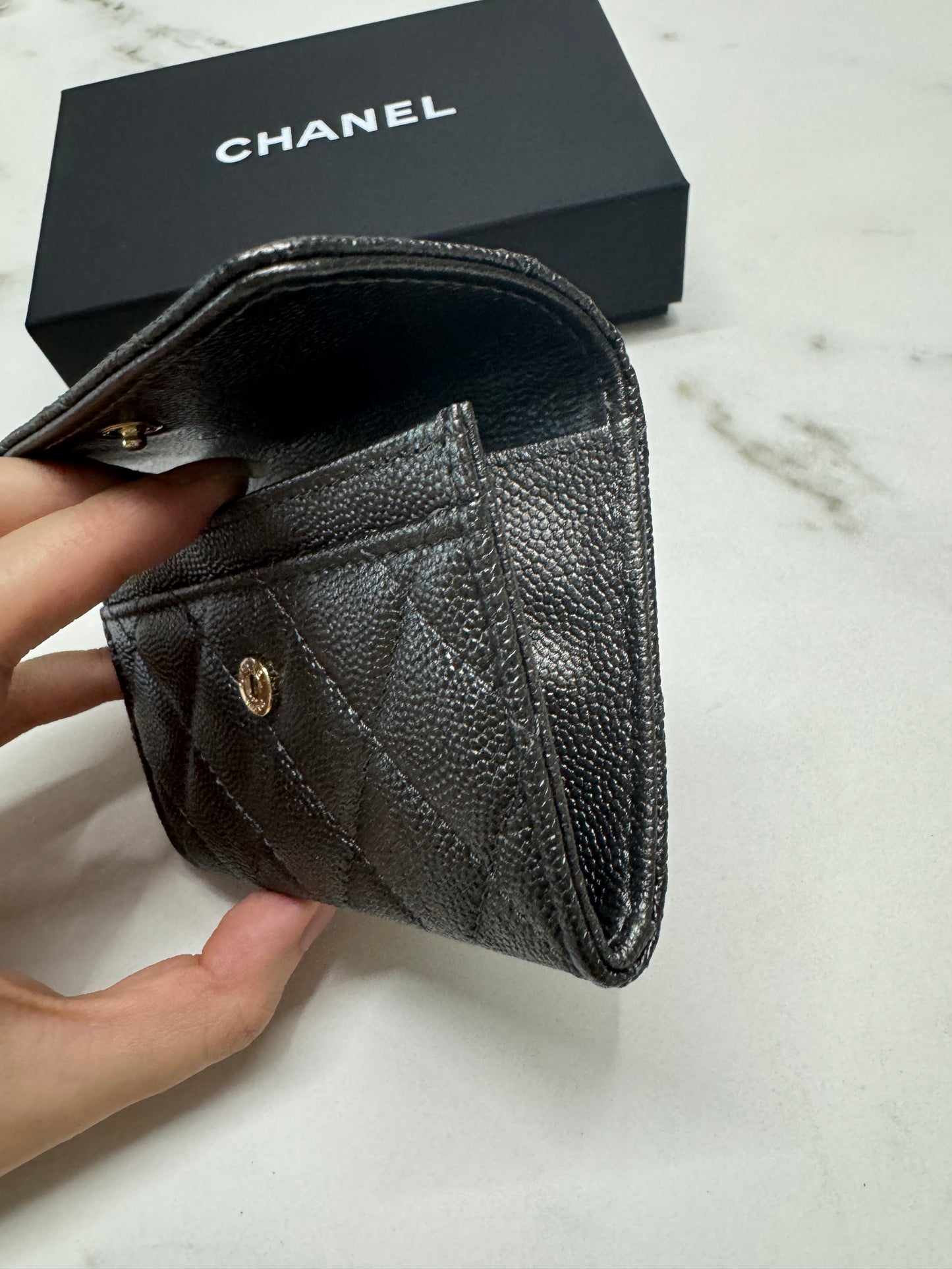 CHANEL 24S 雕刻logo Card Holder