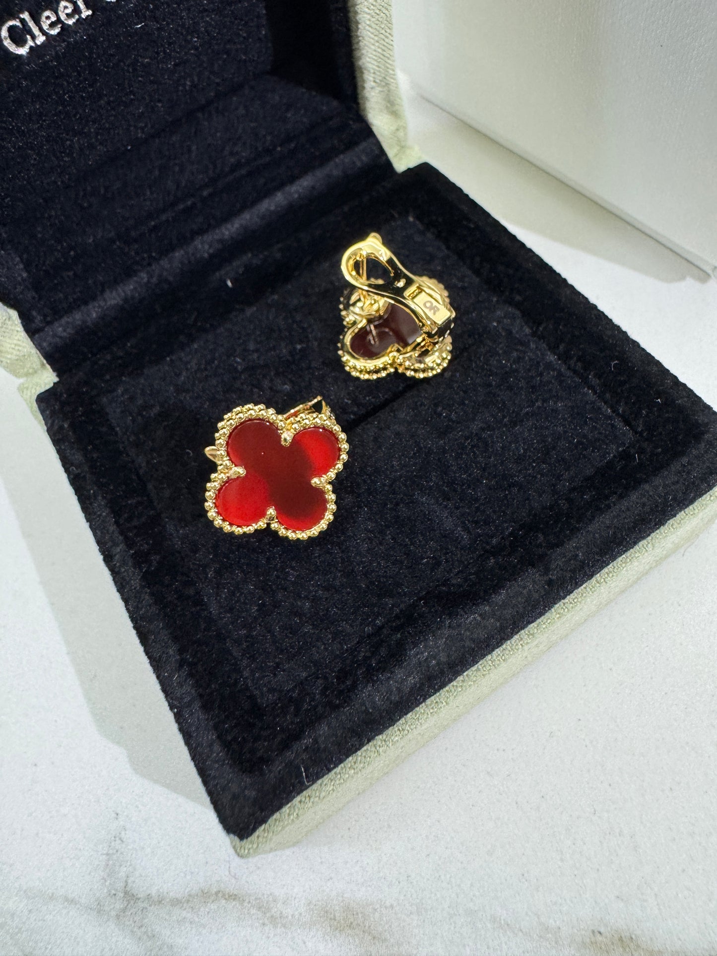 VCA Vintage Alhambra Earrings 紅玉髓