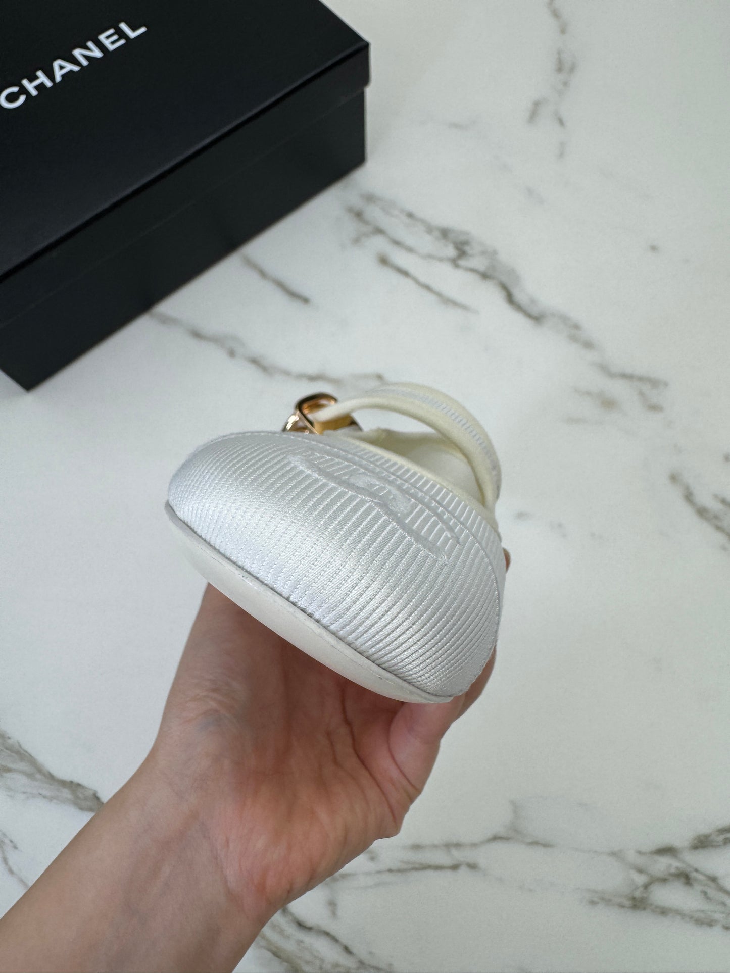 CHANEL 24S Mary Jane 芭蕾舞鞋 白色娟布