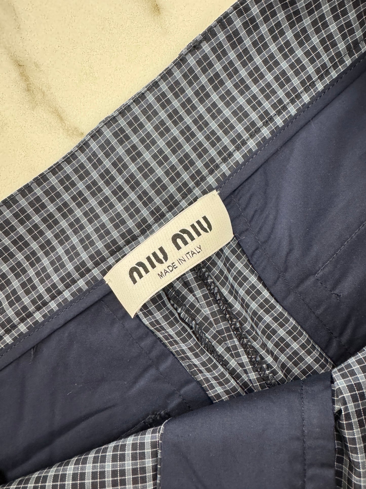MIU MIU 26SS灰藍格紋短裙褲