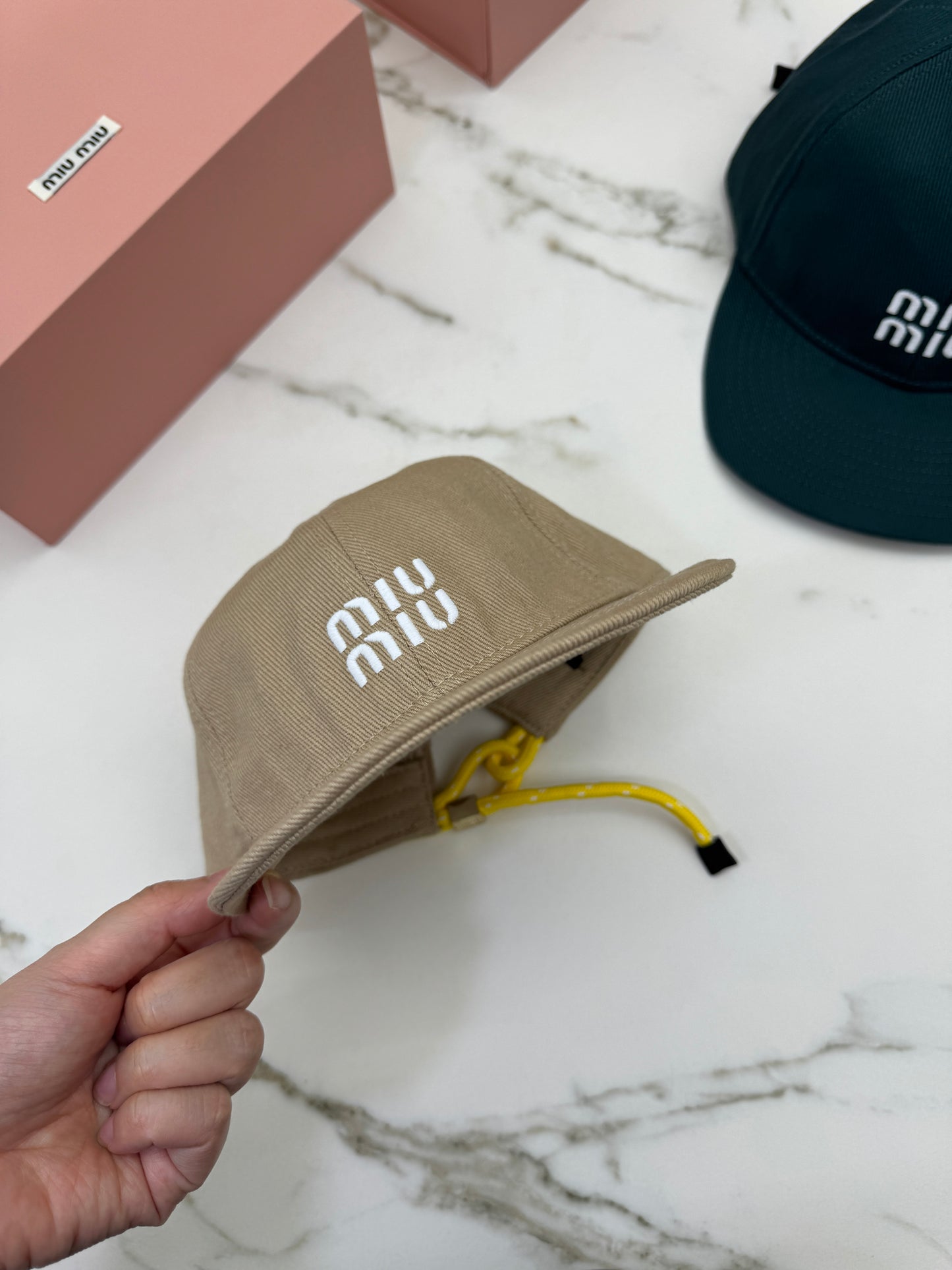 MIU MIU 軟頂鴨舌帽