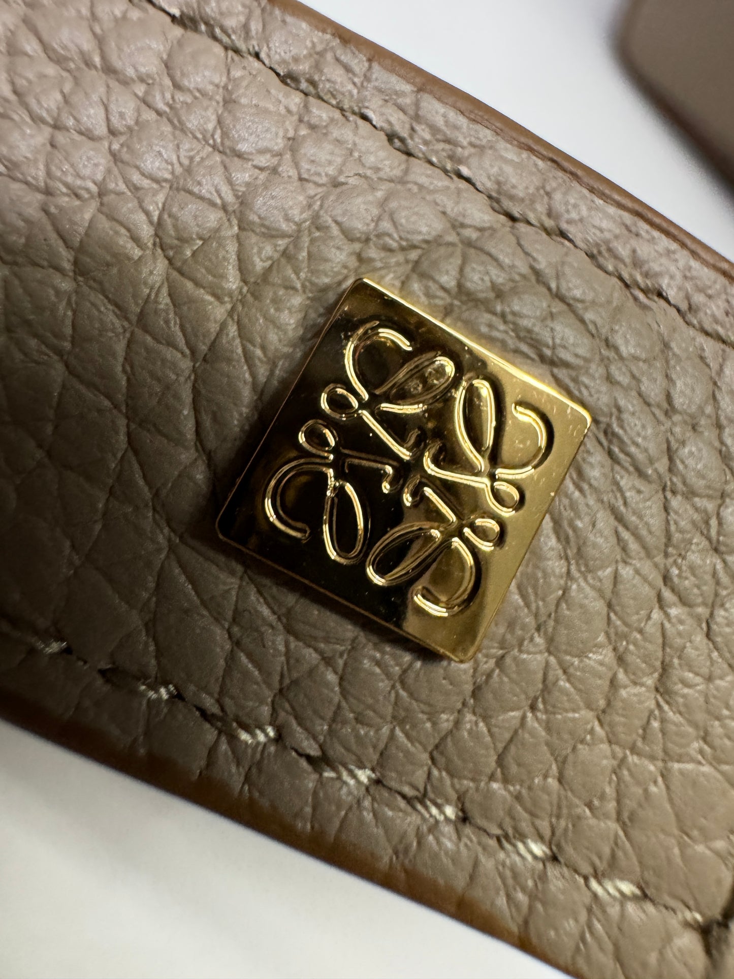 LOEWE Puzzle Small 新版沙色 Sand