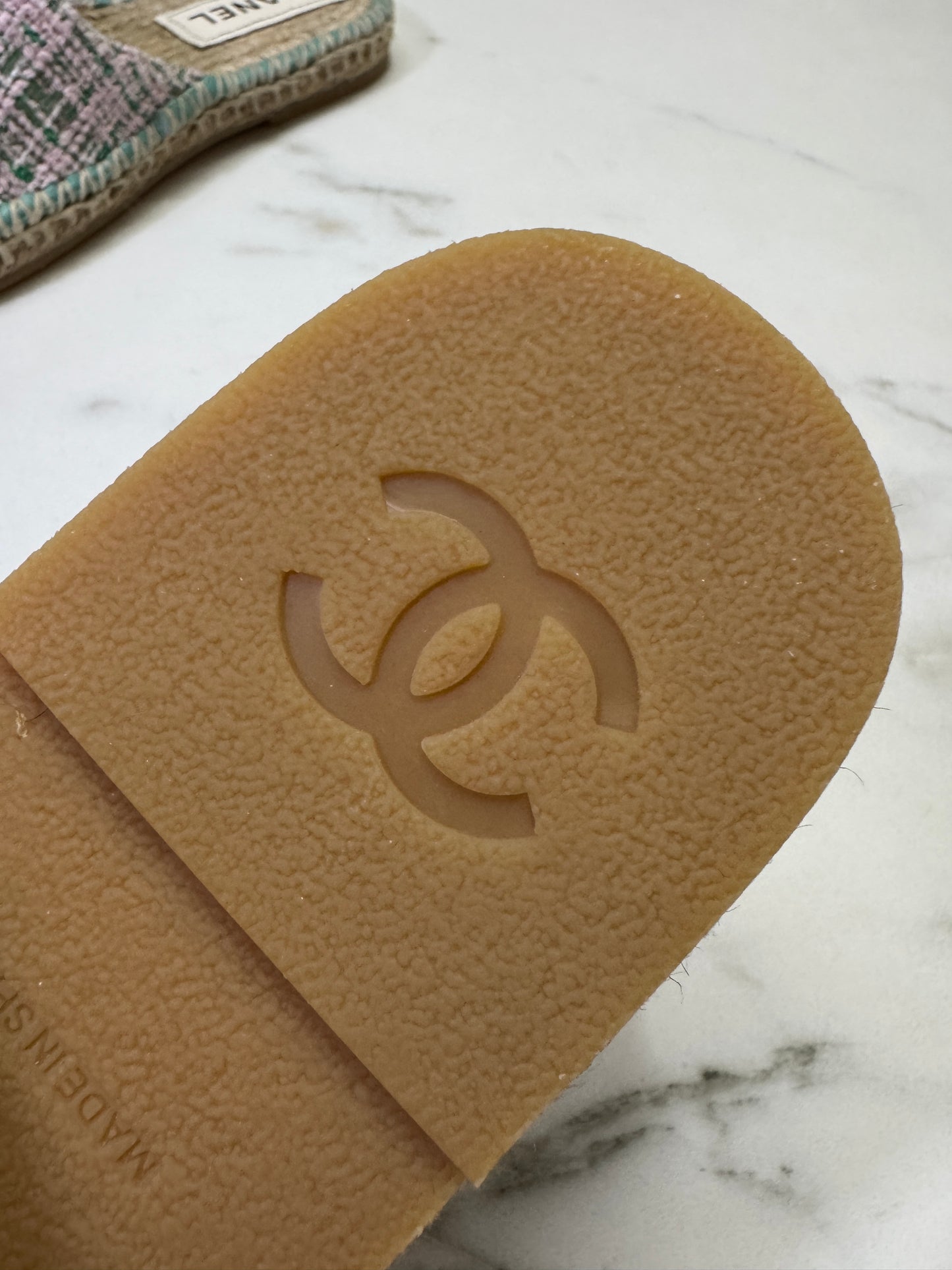 CHANEL 漁夫半拖 軟呢粉紅色拼綠色