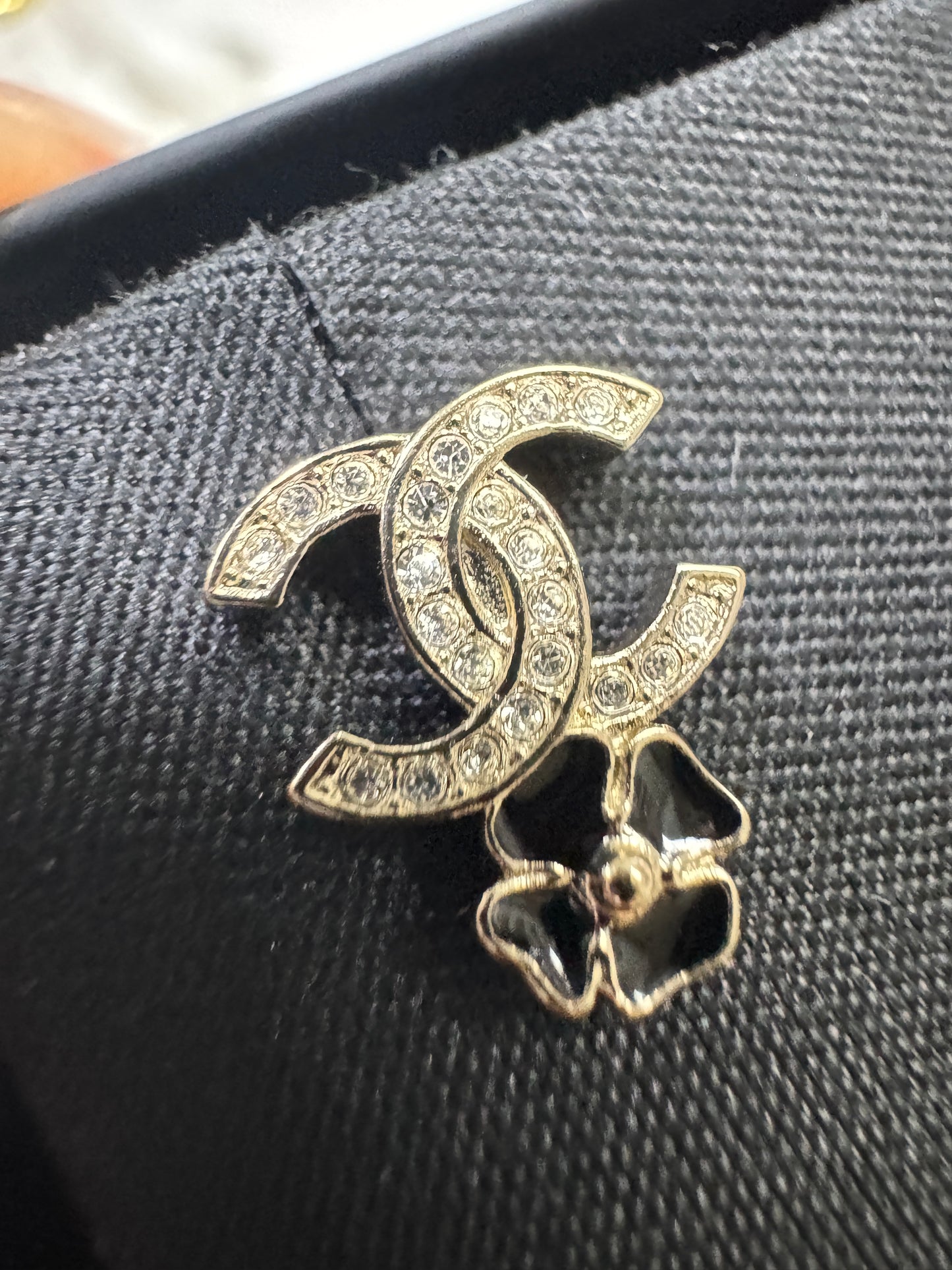 CHANEL 25P 黑色四葉草耳環