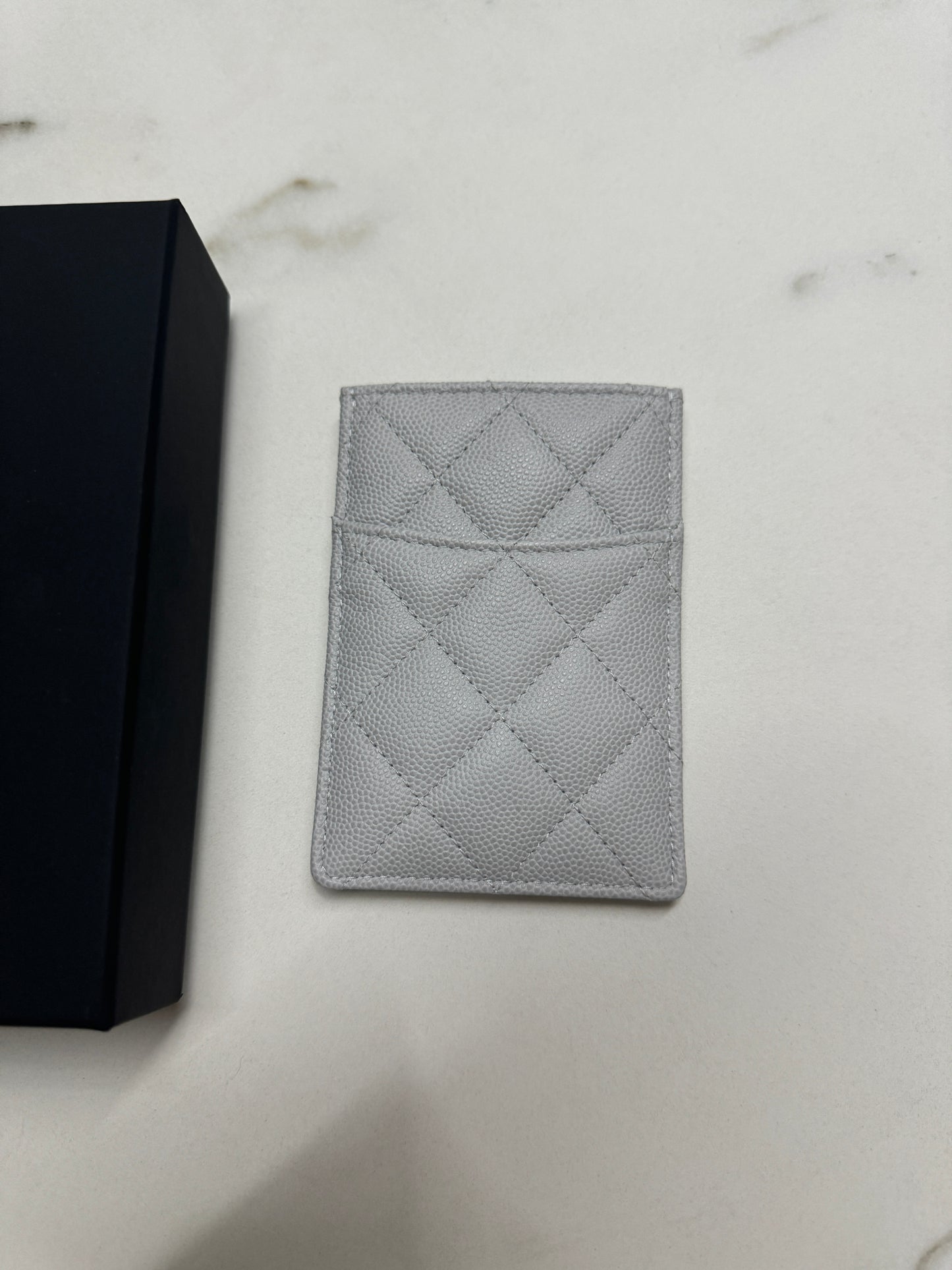 CHANEL 直版Card Holder 淺灰 高級灰 牛皮 淡金扣
