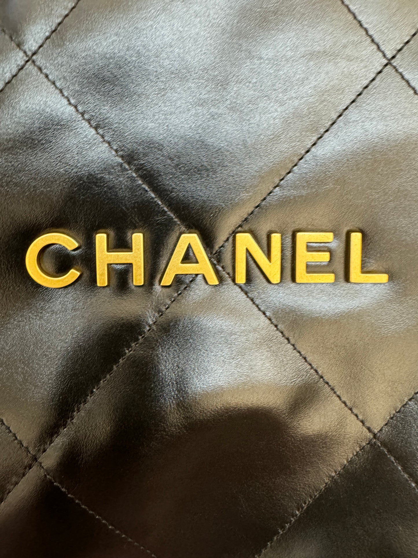 CHANEL 22bag 中號 黑金