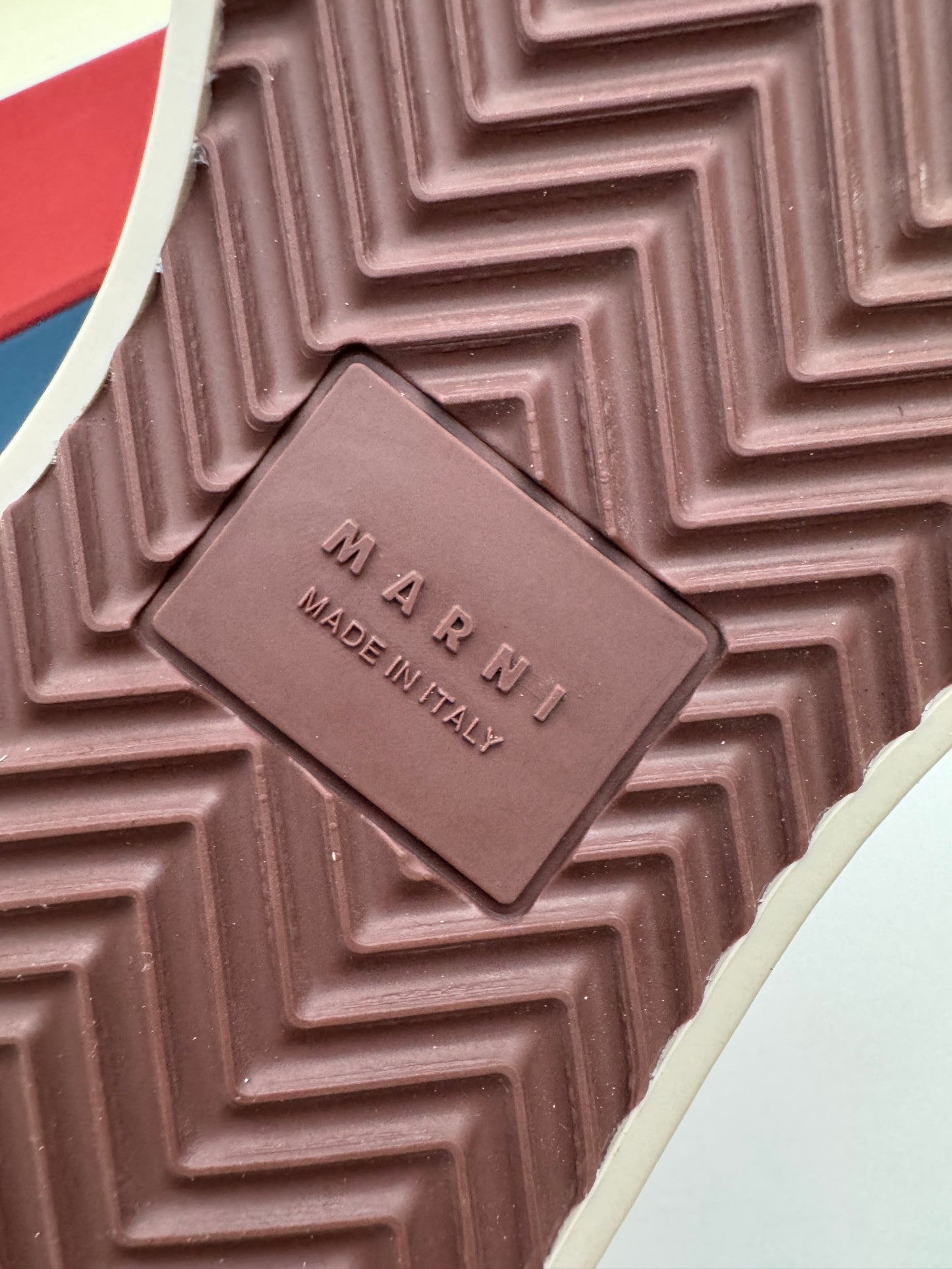 MARNI 大頭瑪麗珍 黑色皮款