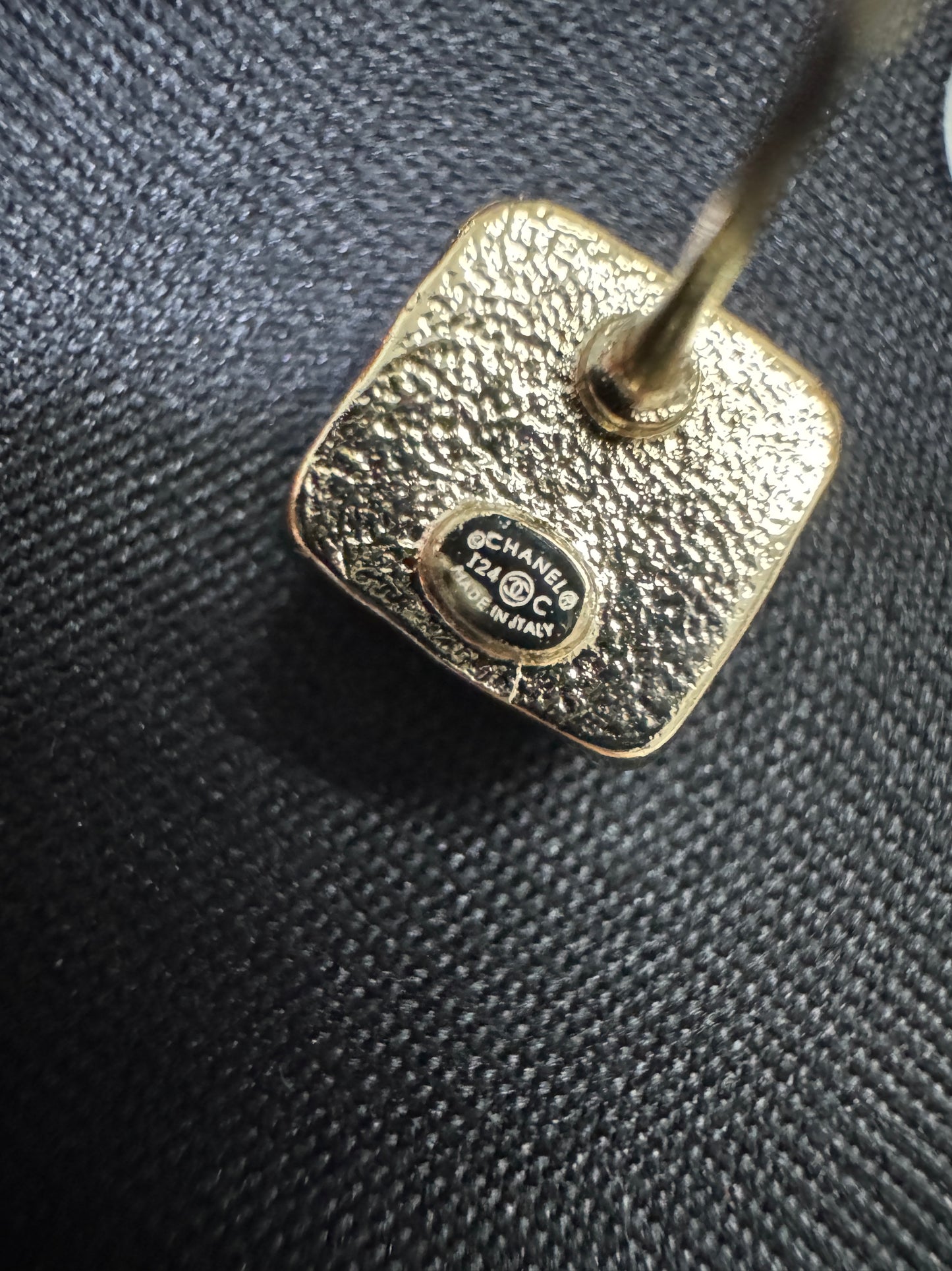 CHANEL 24C 小方塊耳環