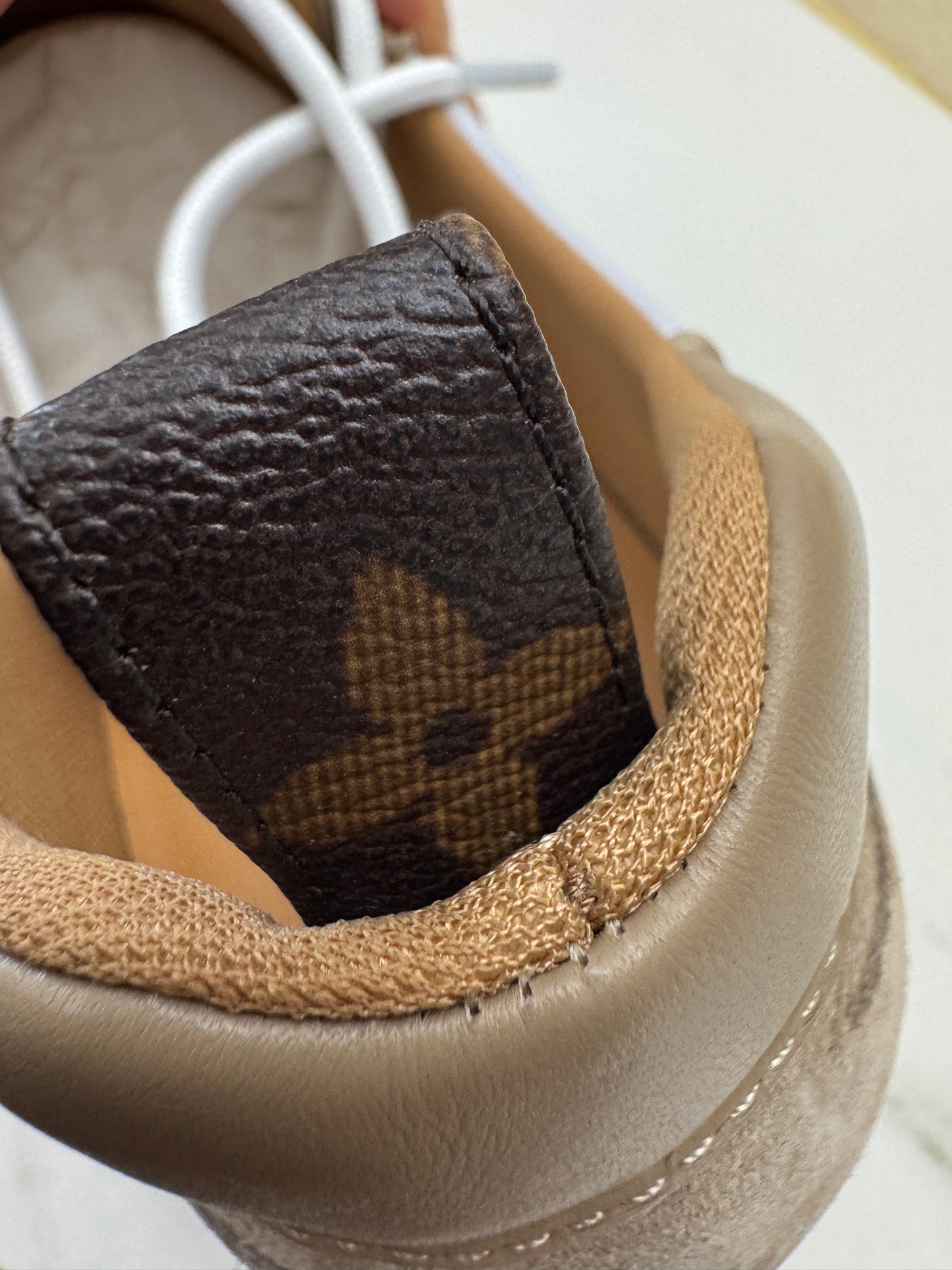LV Sneakerina 卡其色