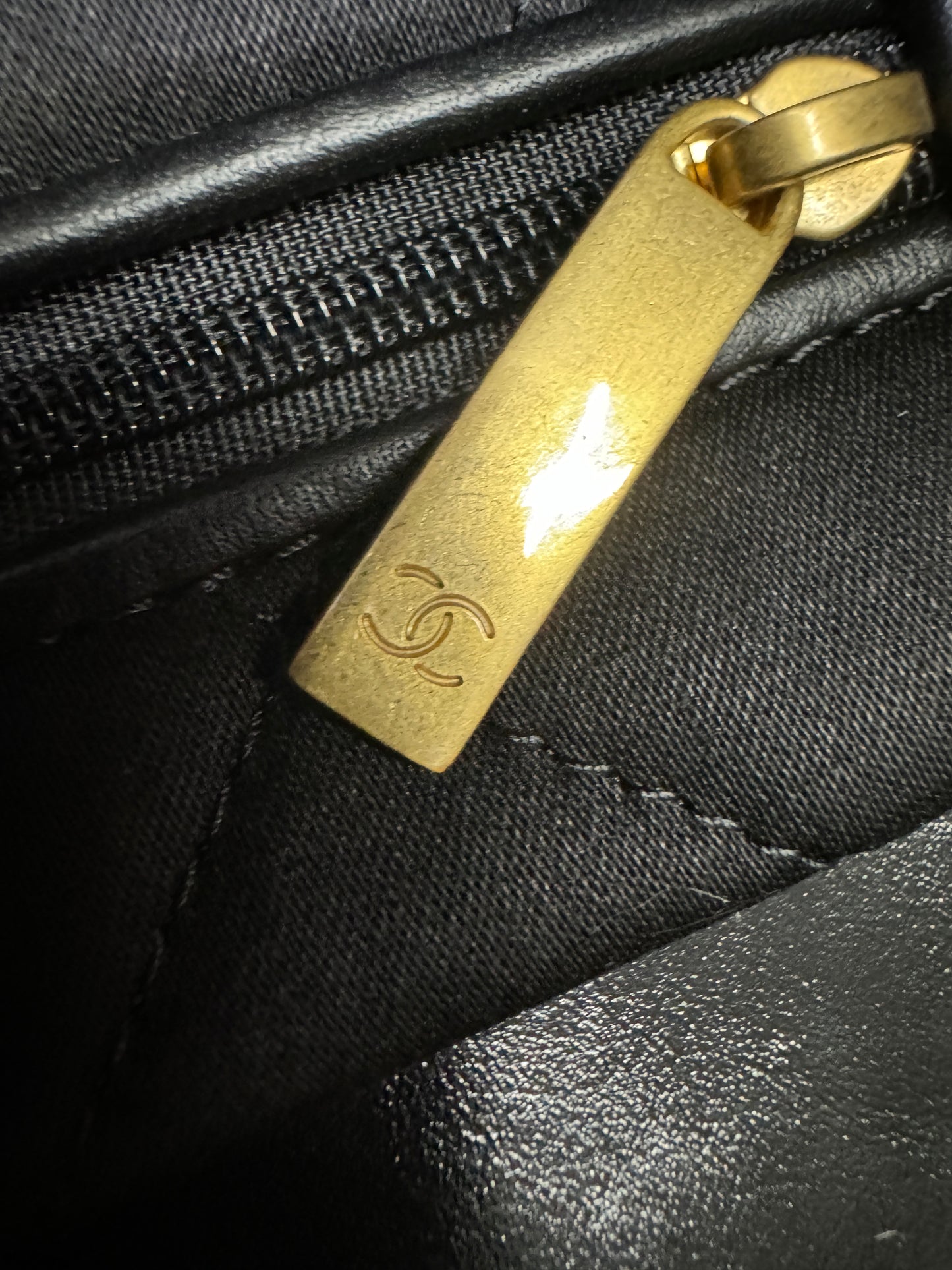 CHANEL 22Bag 雙口袋 S 24B