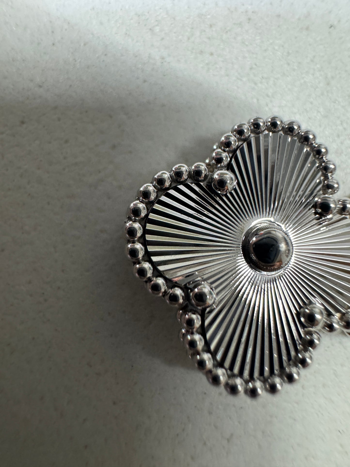 VCA Vintage Alhambra 鐳射白金項鏈 【通體18K金】