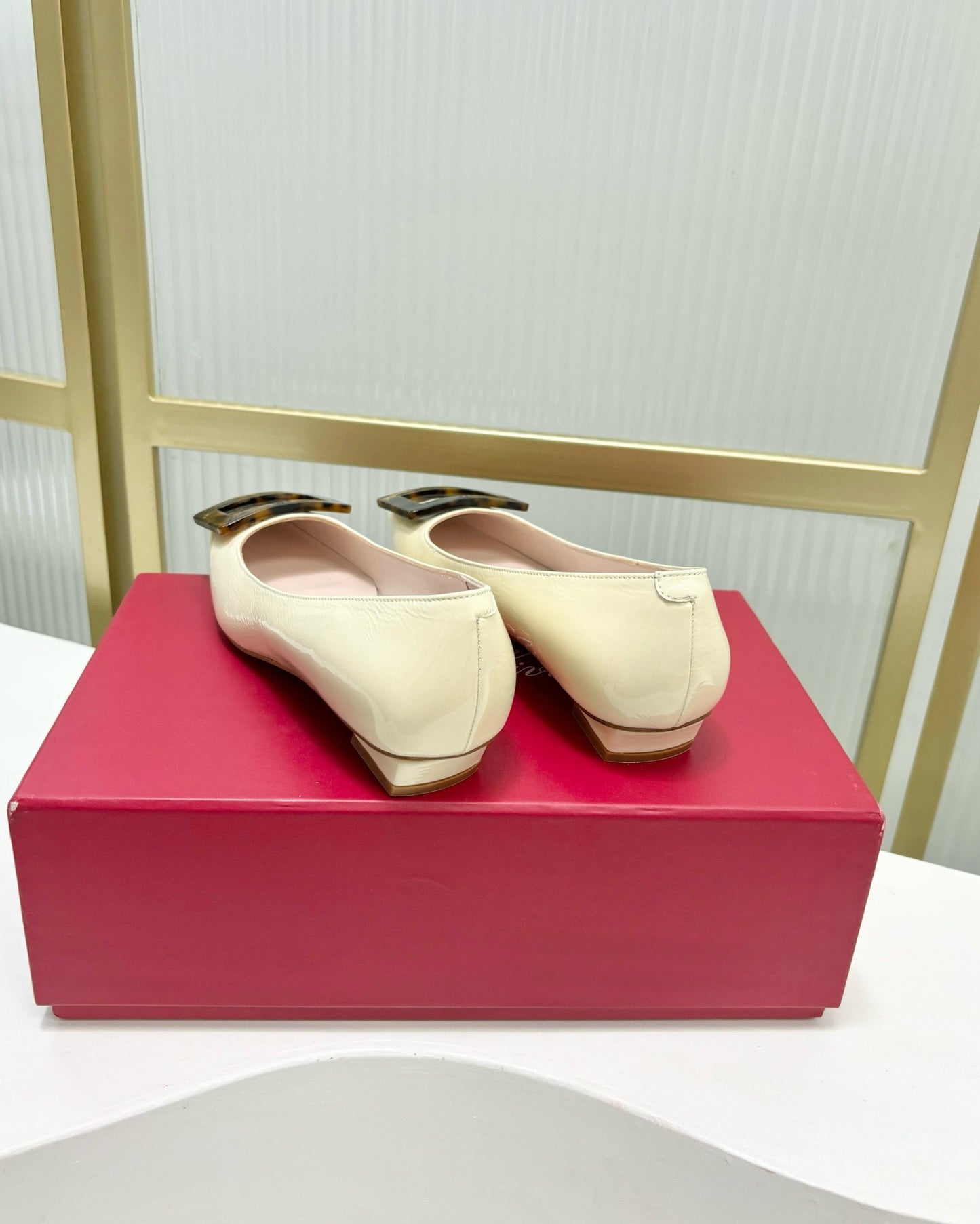 RV 玳瑁扣 2.5cm 方頭鞋