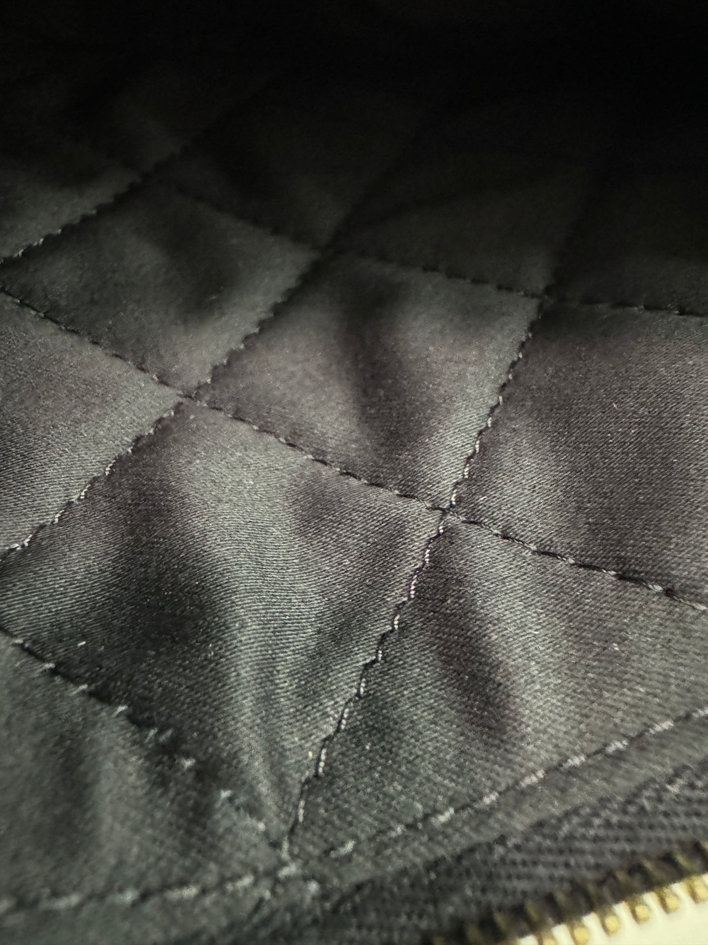 CHANEL 22 Bag 橫版 黑金