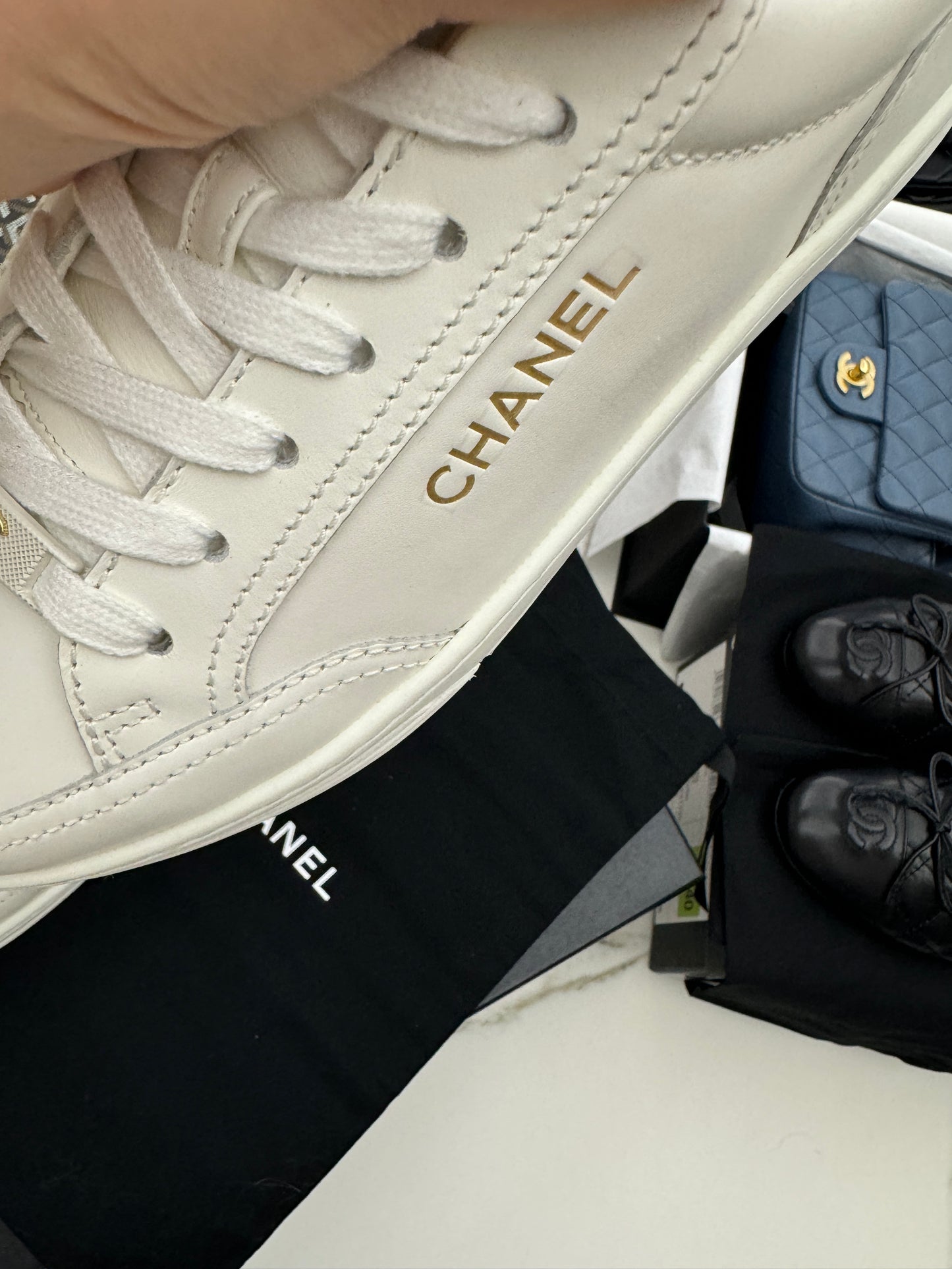 CHANEL 燙金小白鞋 全皮