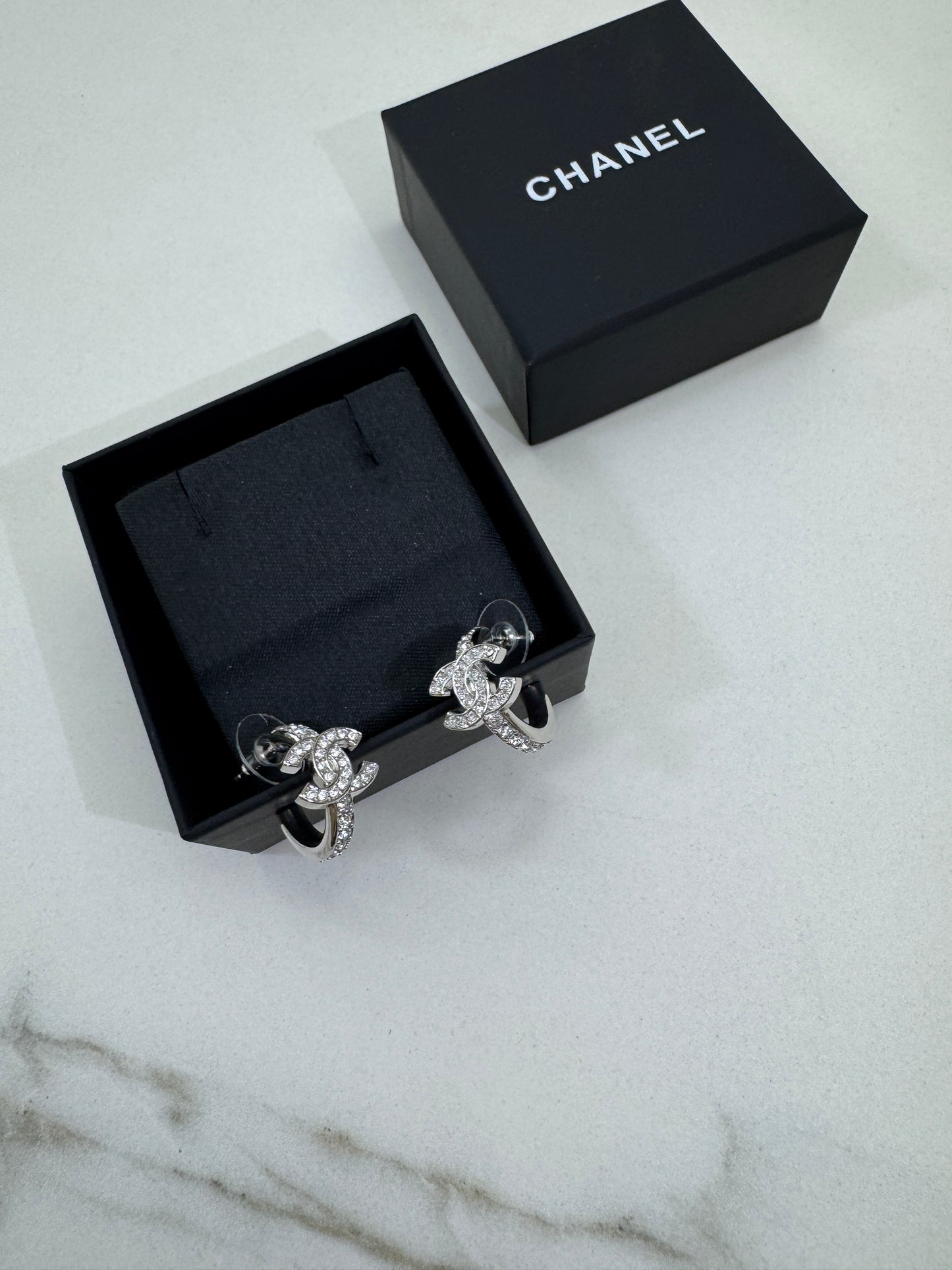 CHANEL 25S 銀色圈型耳環