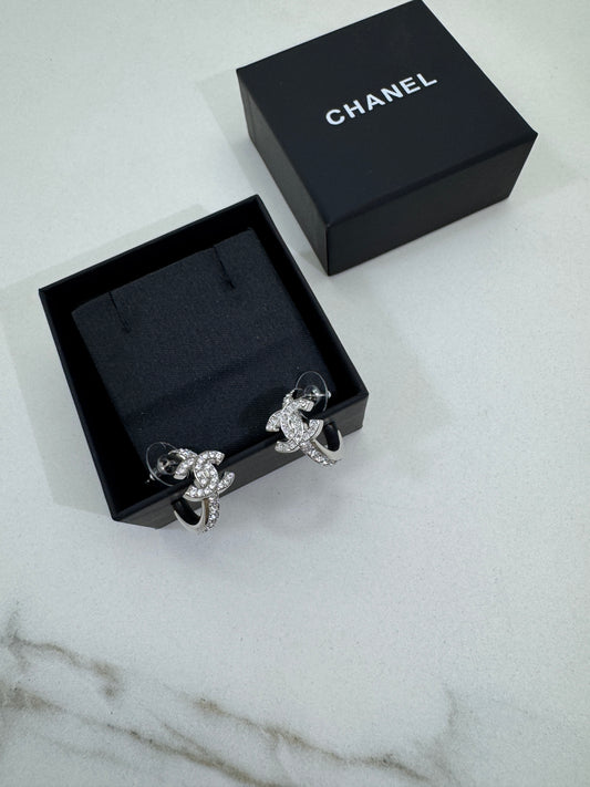 CHANEL 25S 銀色圈型耳環
