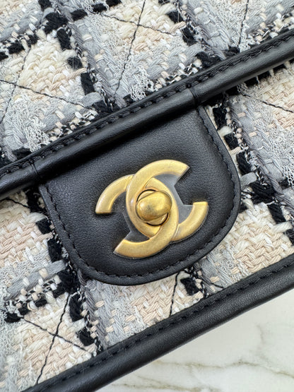 CHANEL 22K 郵差豆腐包 漸變Tweed