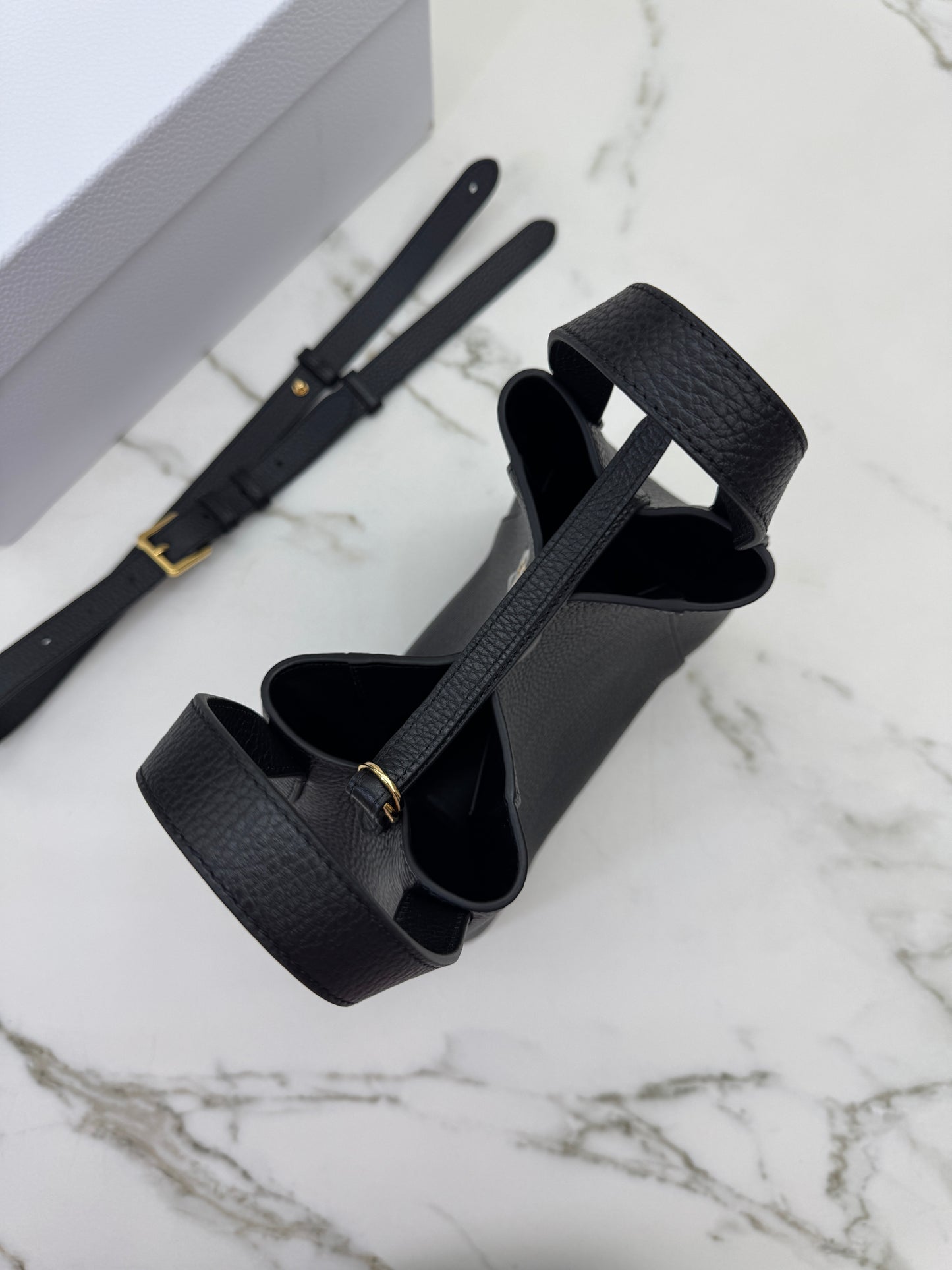 DIOR Signature 全皮小水桶