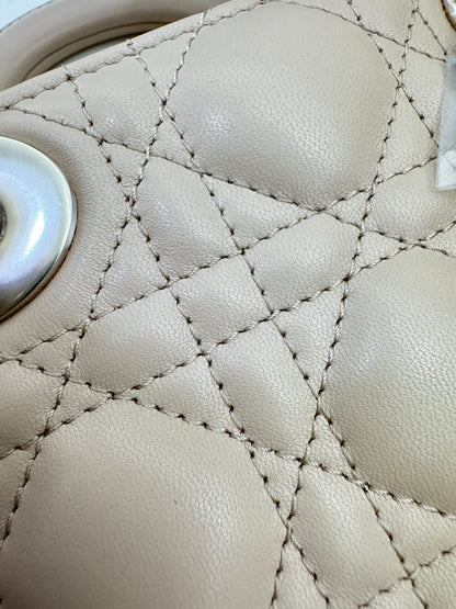 DIOR D-Joy Small 胭脂米 Powder Beige￼