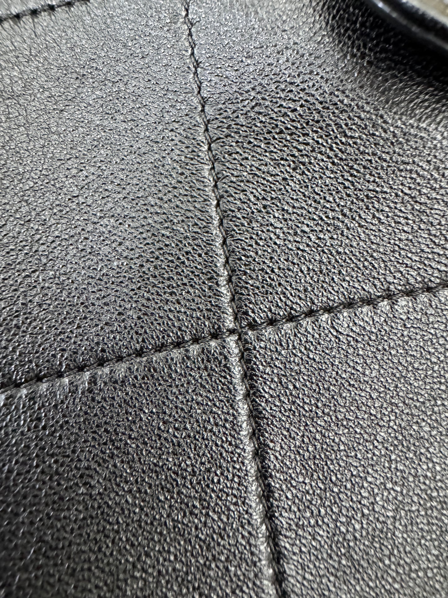 CHANEL 25P Hobo Small