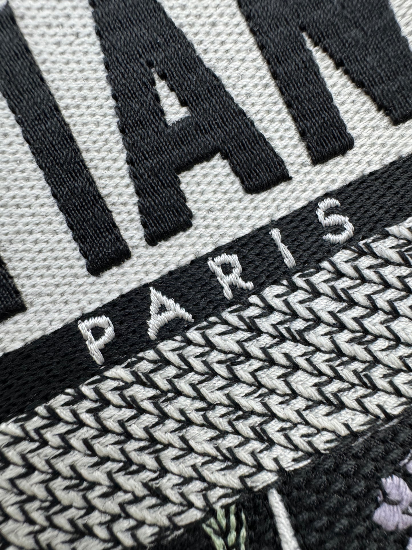 DIOR Book Tote Herbarium Black Medium