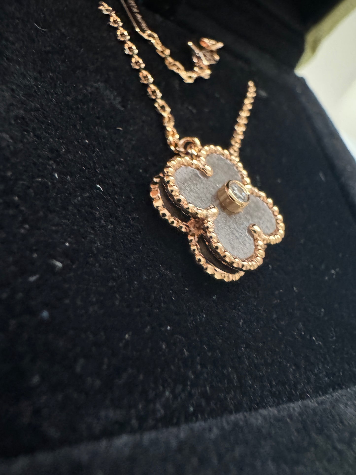 VCA 銀耀石玫瑰金項鏈［2023聖誕款］