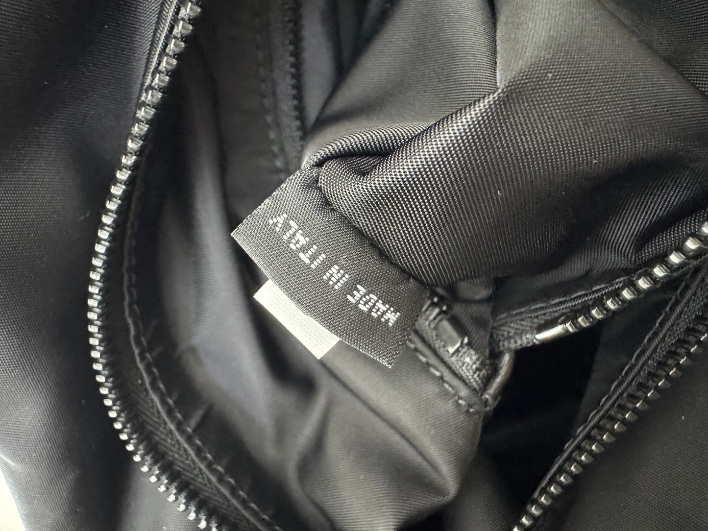 PRADA Explore 男裝 Re-nylon