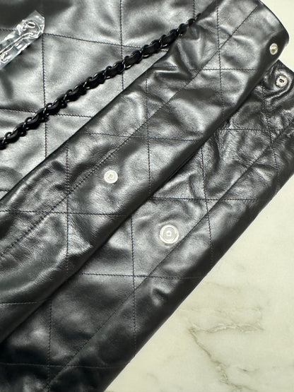 CHANEL 22 Bag Large So Black