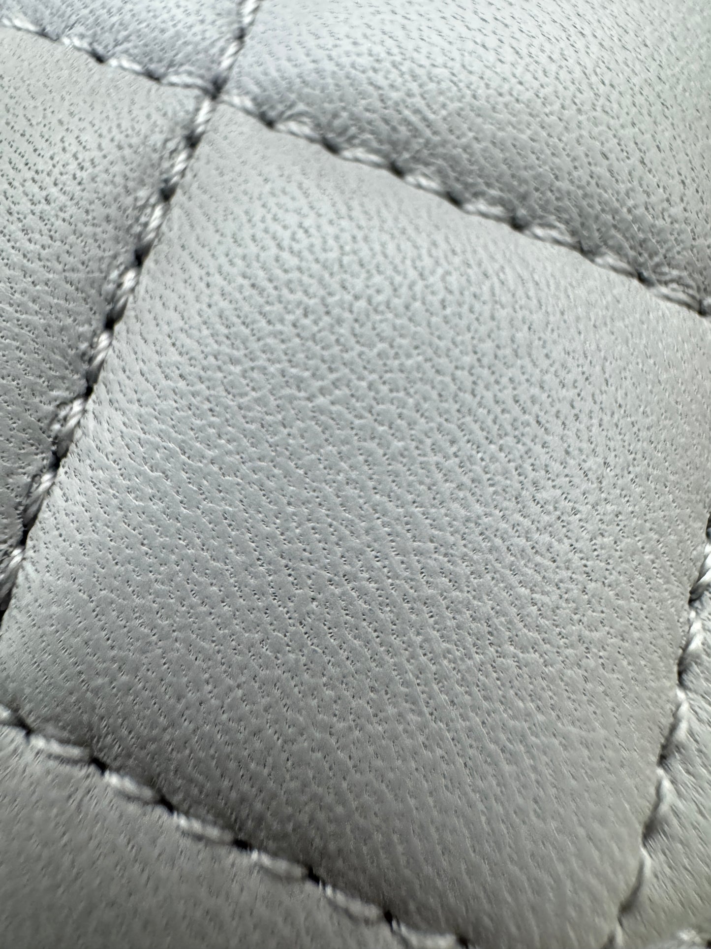 CHANEL Mini CF20 金球 淺灰色