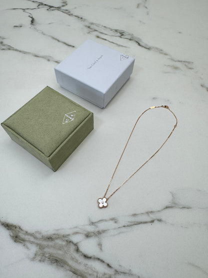 VCA Vintage Alhambra 2025 Holiday Pendant 粉貝母