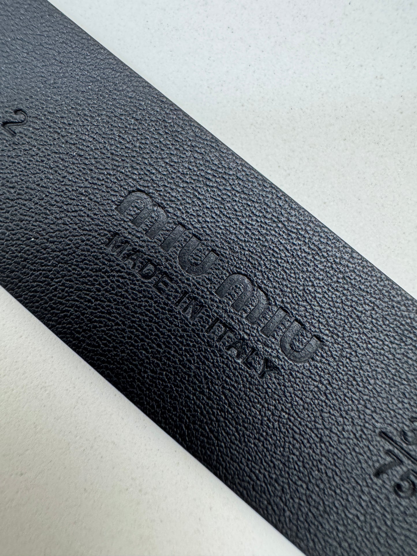 MIU MIU 鏤空扣皮帶