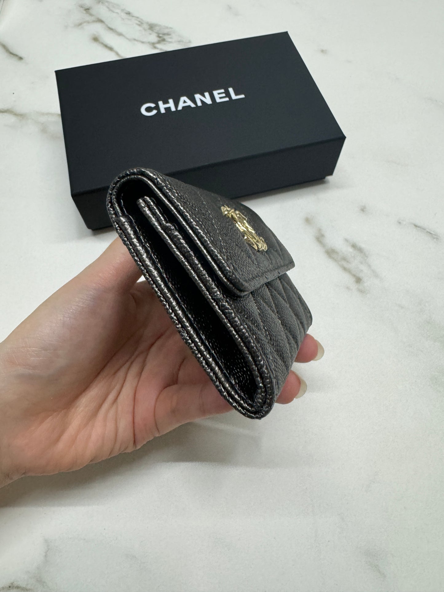 CHANEL 24S 雕刻logo Card Holder