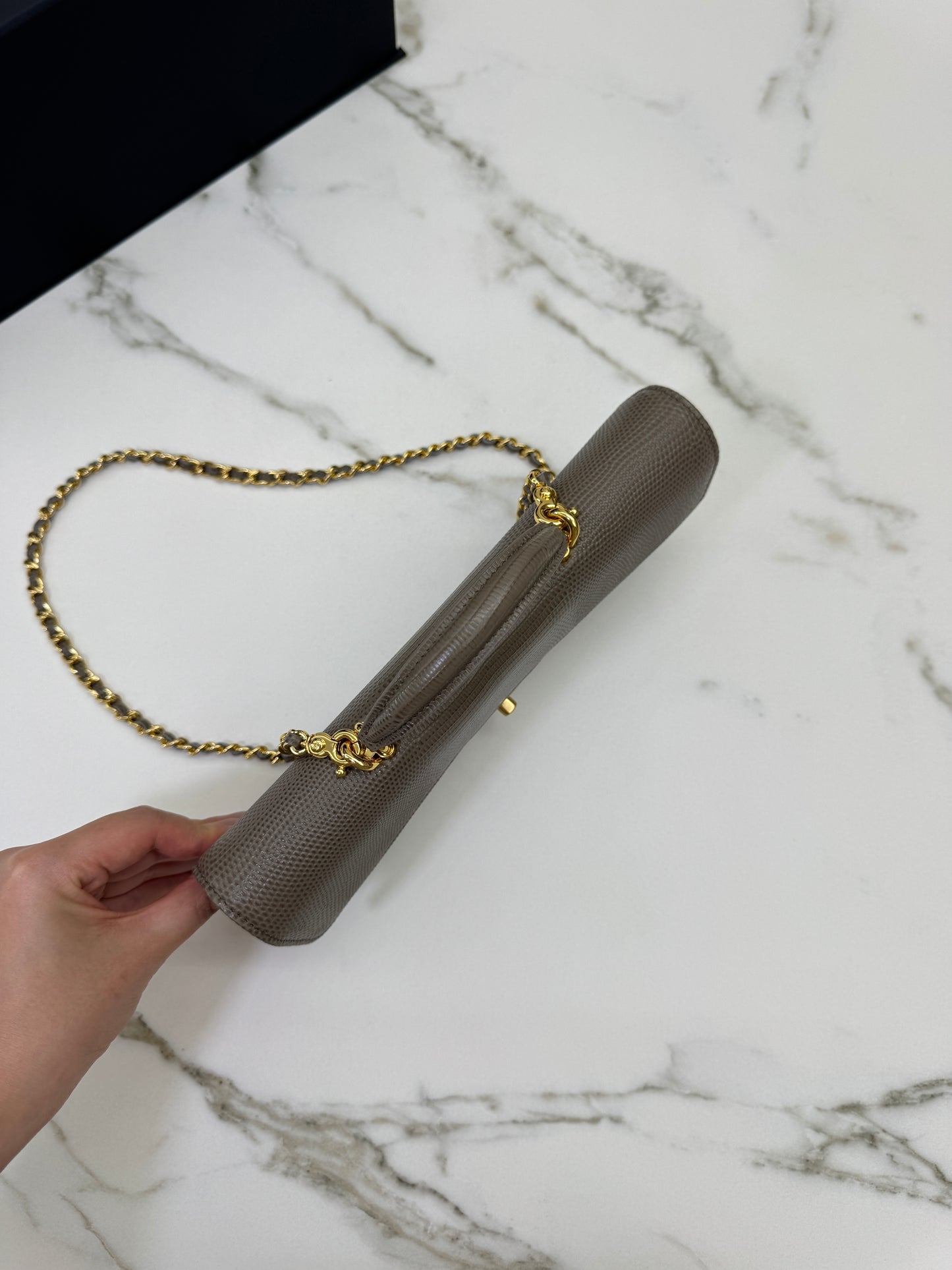 CHANEL 26A 蜥蜴壓紋 灰色Clutch