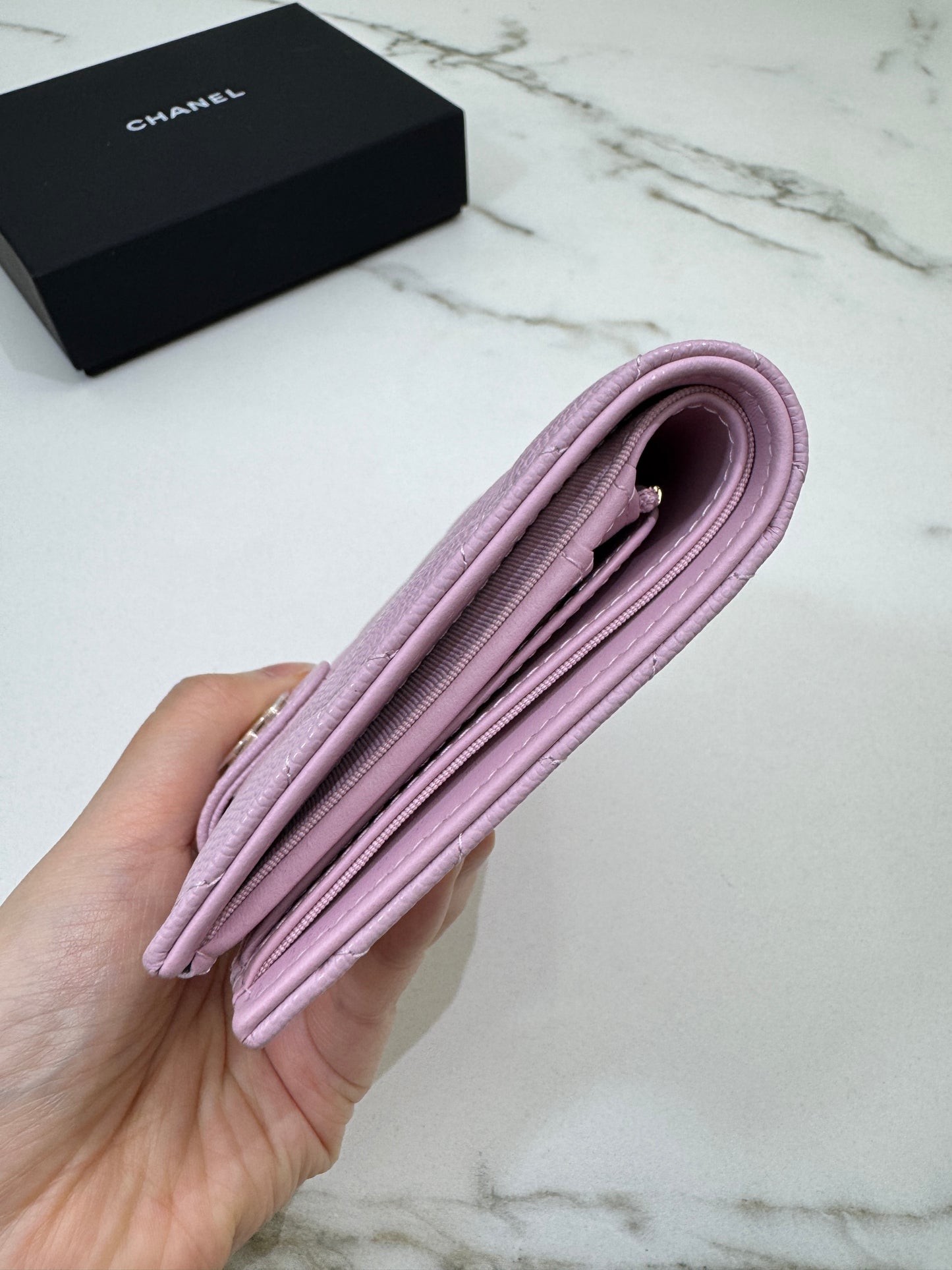 CHANEL Passport Holder 粉紅色淺金扣