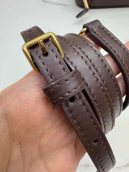 MIU MIU Acardie Regular 石楠木色