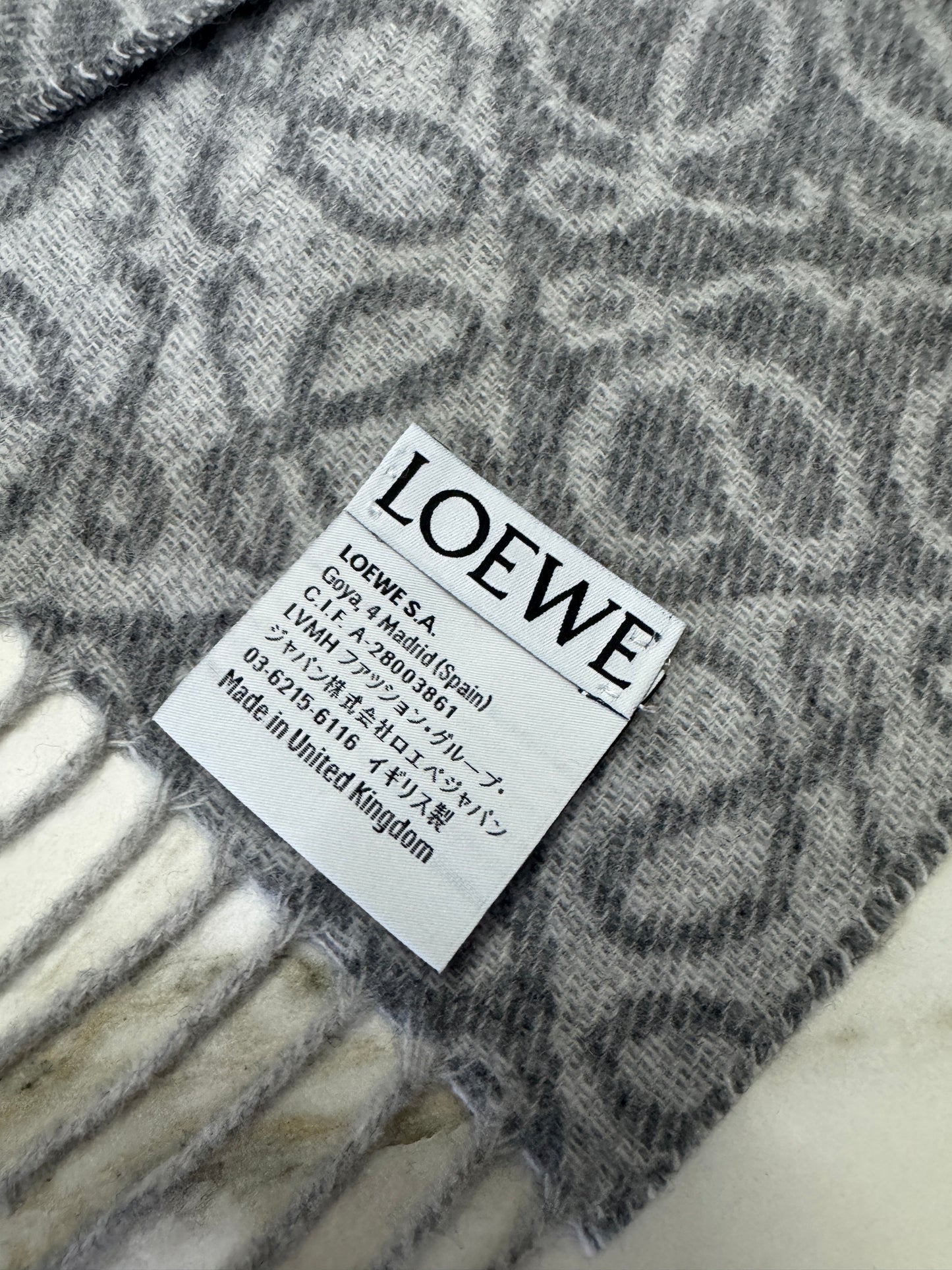 LOEWE Scarf 淺灰 3D Logo 180cm