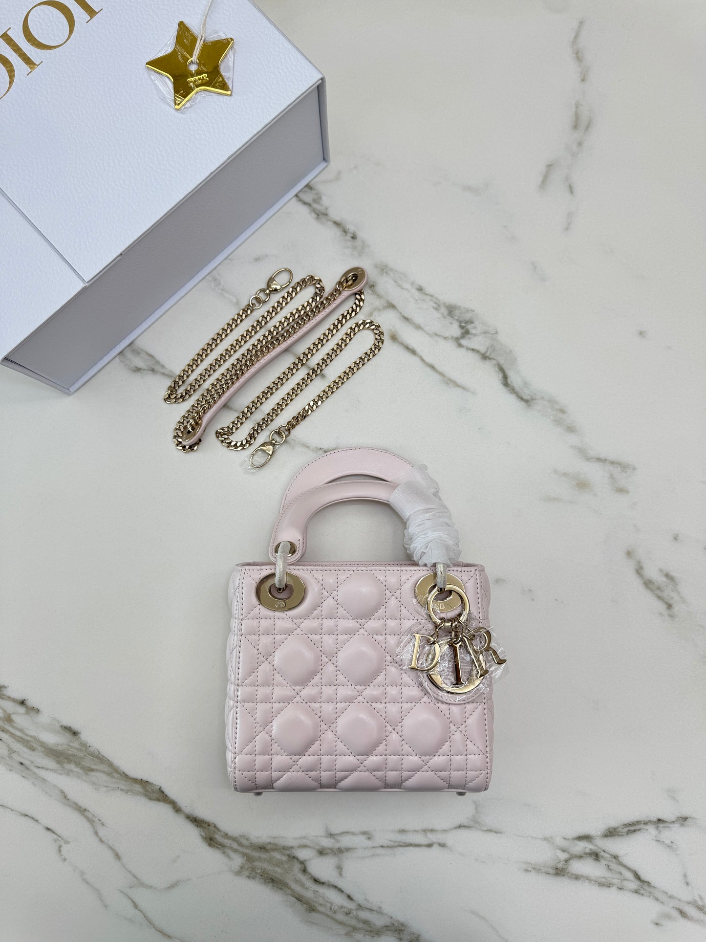DIOR Mini Lady Dior 羊皮三格 淡粉色