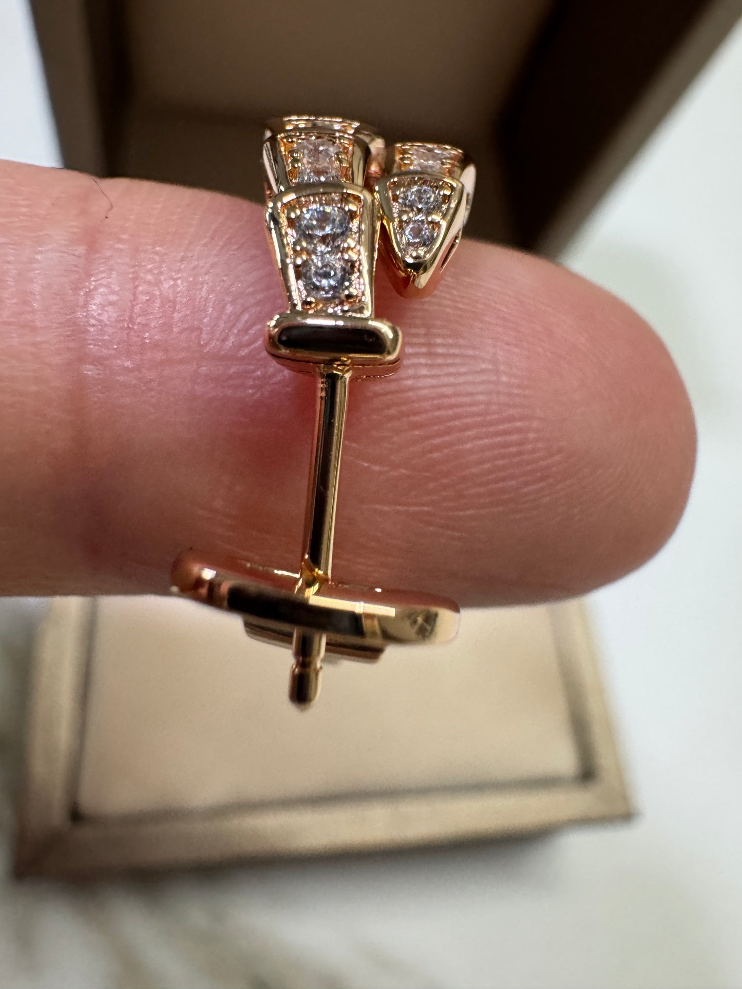 BVLGARI Serpenti 玫瑰金色滿鑽耳環