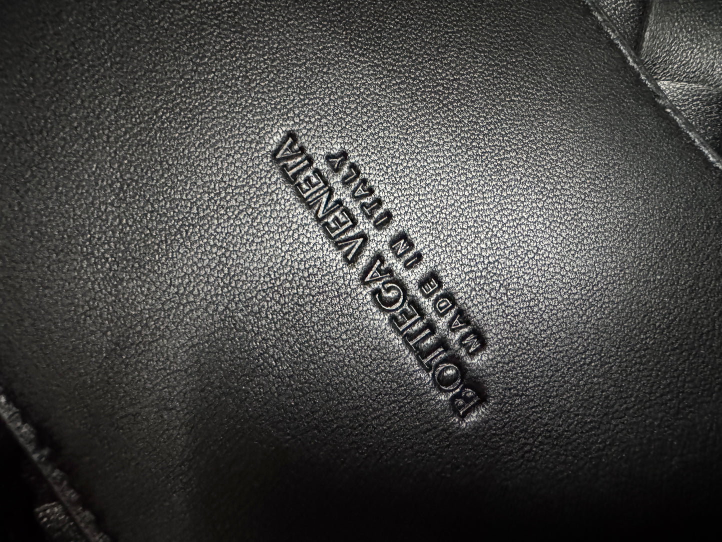 BV Andiamo Medium 黑銀