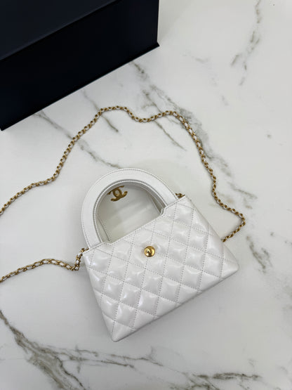 CHANEL Kelly 白色皺紋光面牛皮