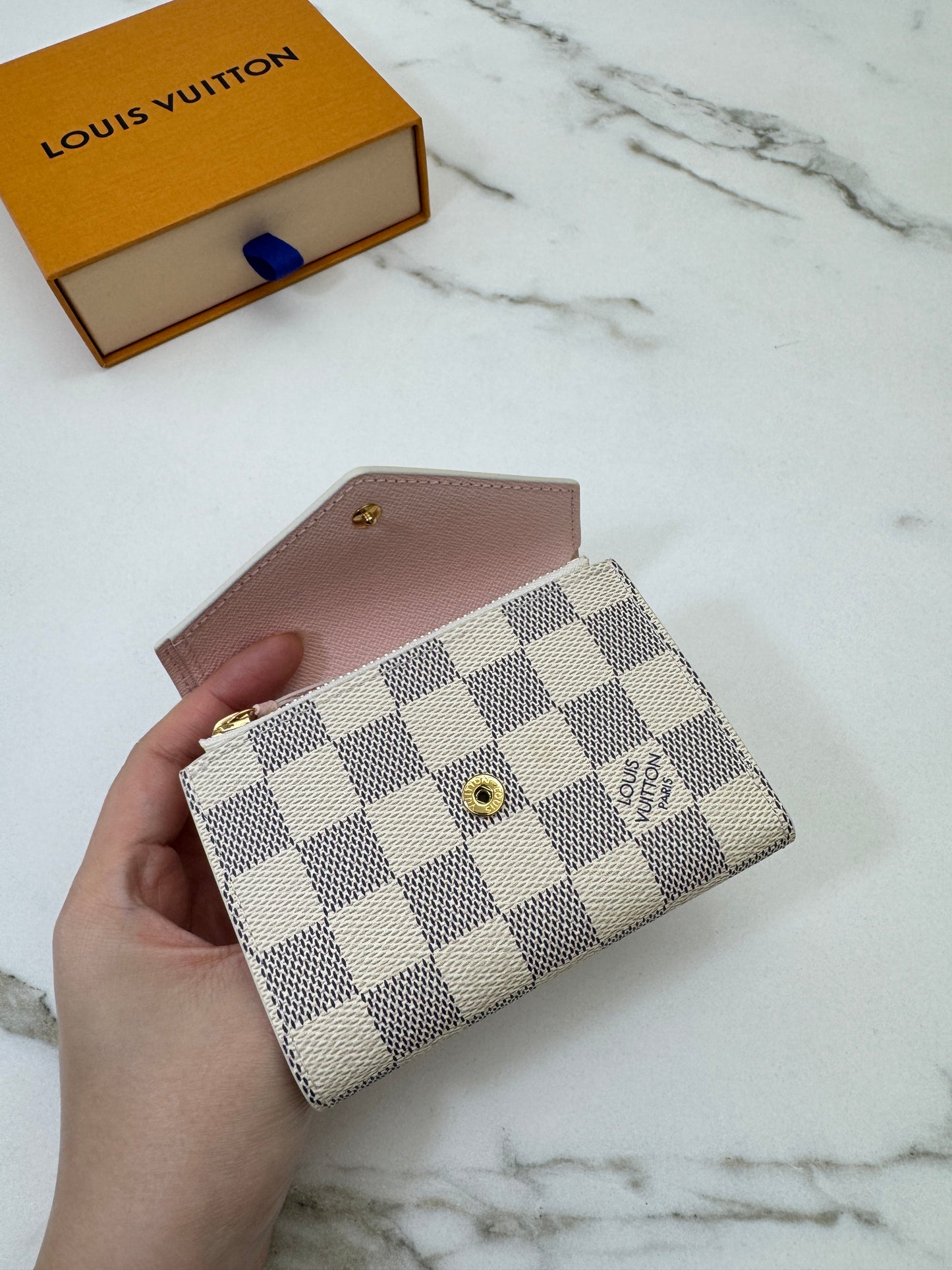 LV N64022 白棋盤三摺錢包 Victorine Wallet Damier Azur Canvas