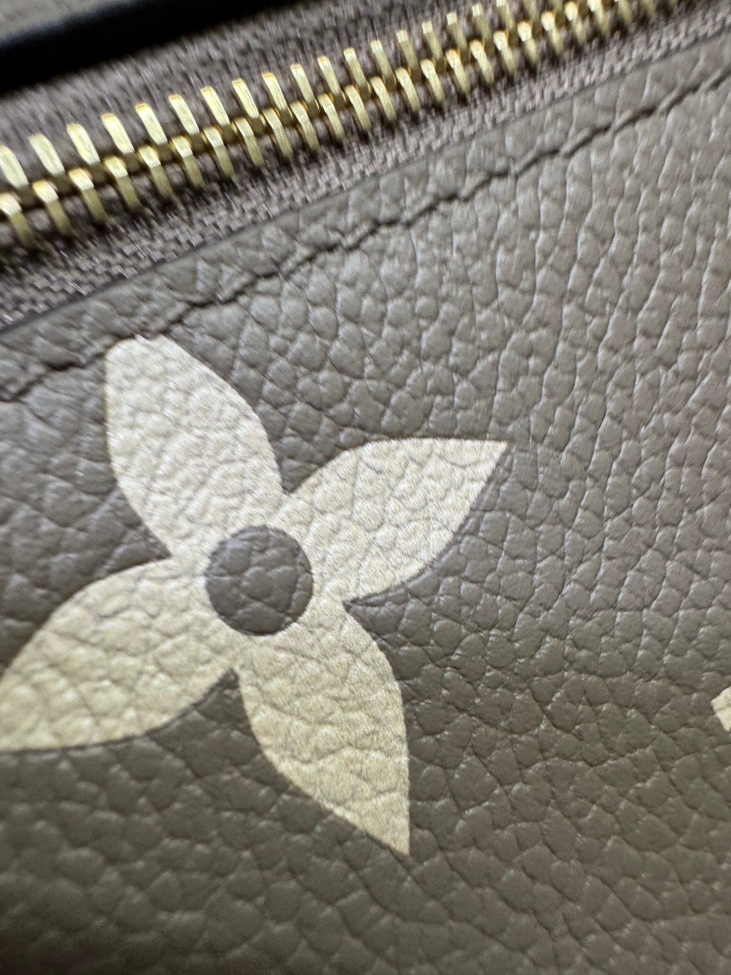 LV Pochette Metis 大象灰