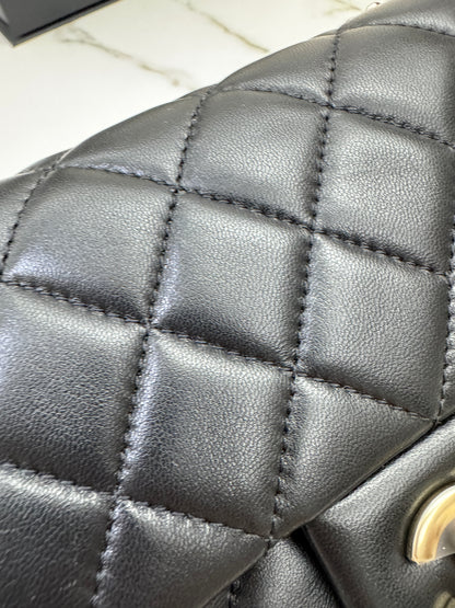 CHANEL 25K 亮面淺金球 Mini CF17 方胖子