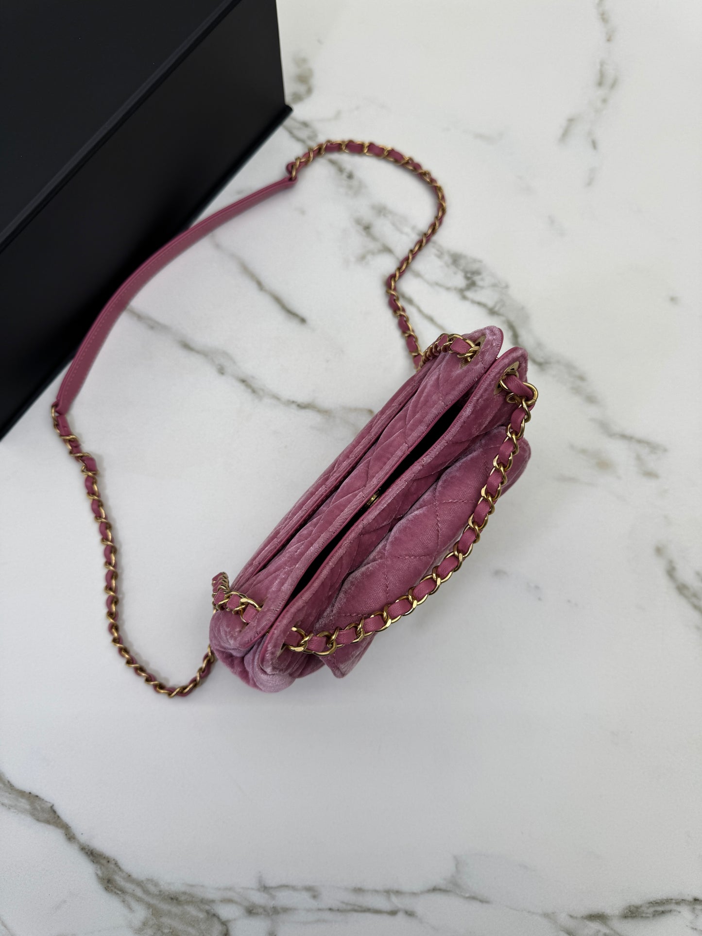 CHANEL 天貓精靈 乾燥玫瑰粉絲絨